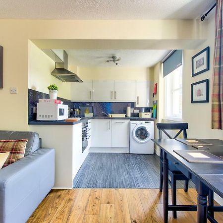 Stunning Studio Apartment Castle View エディンバラ エクステリア 写真
