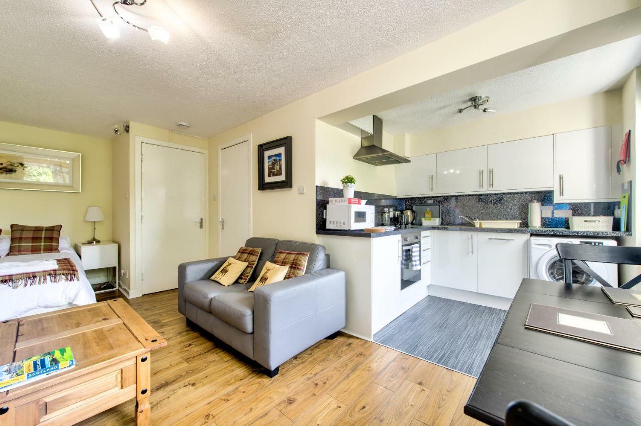 Stunning Studio Apartment Castle View エディンバラ エクステリア 写真