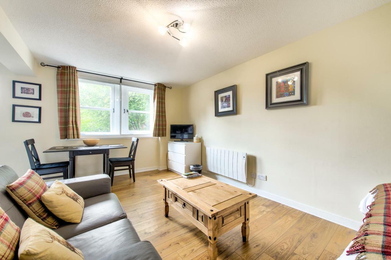 Stunning Studio Apartment Castle View エディンバラ エクステリア 写真